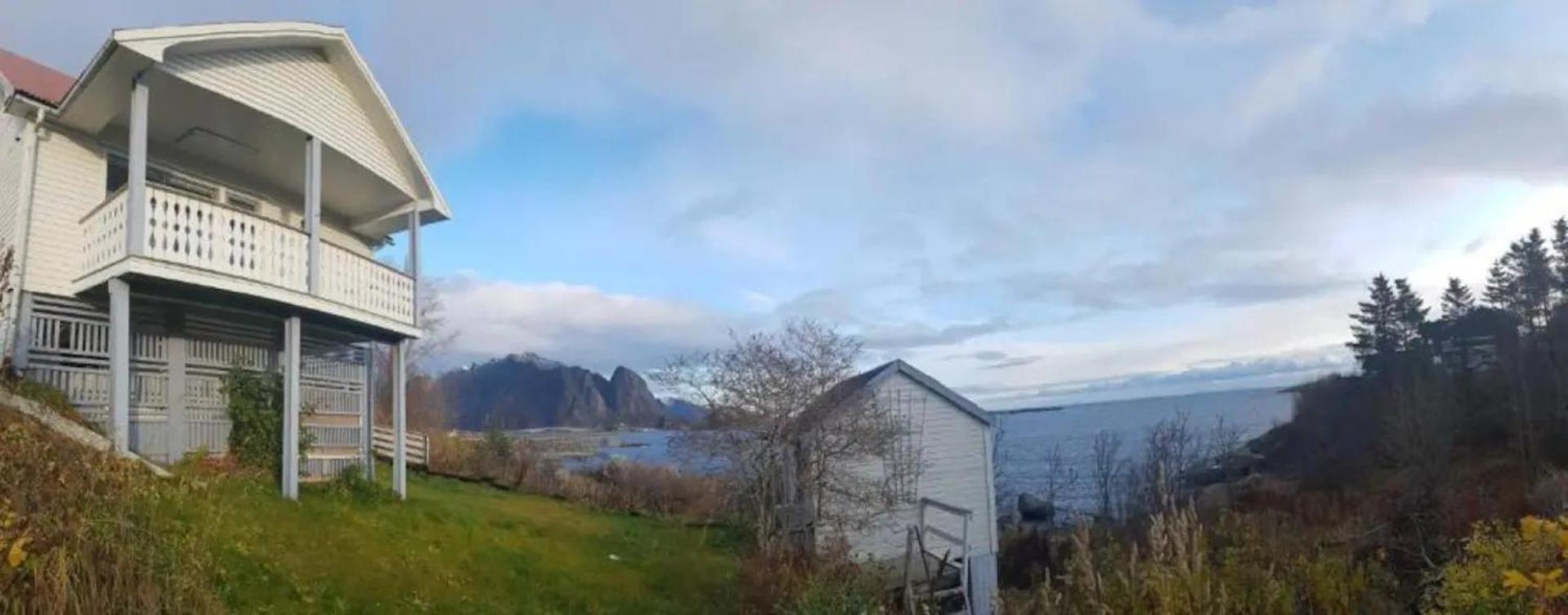 House By The Sea Reine, Lofoten Exterior photo